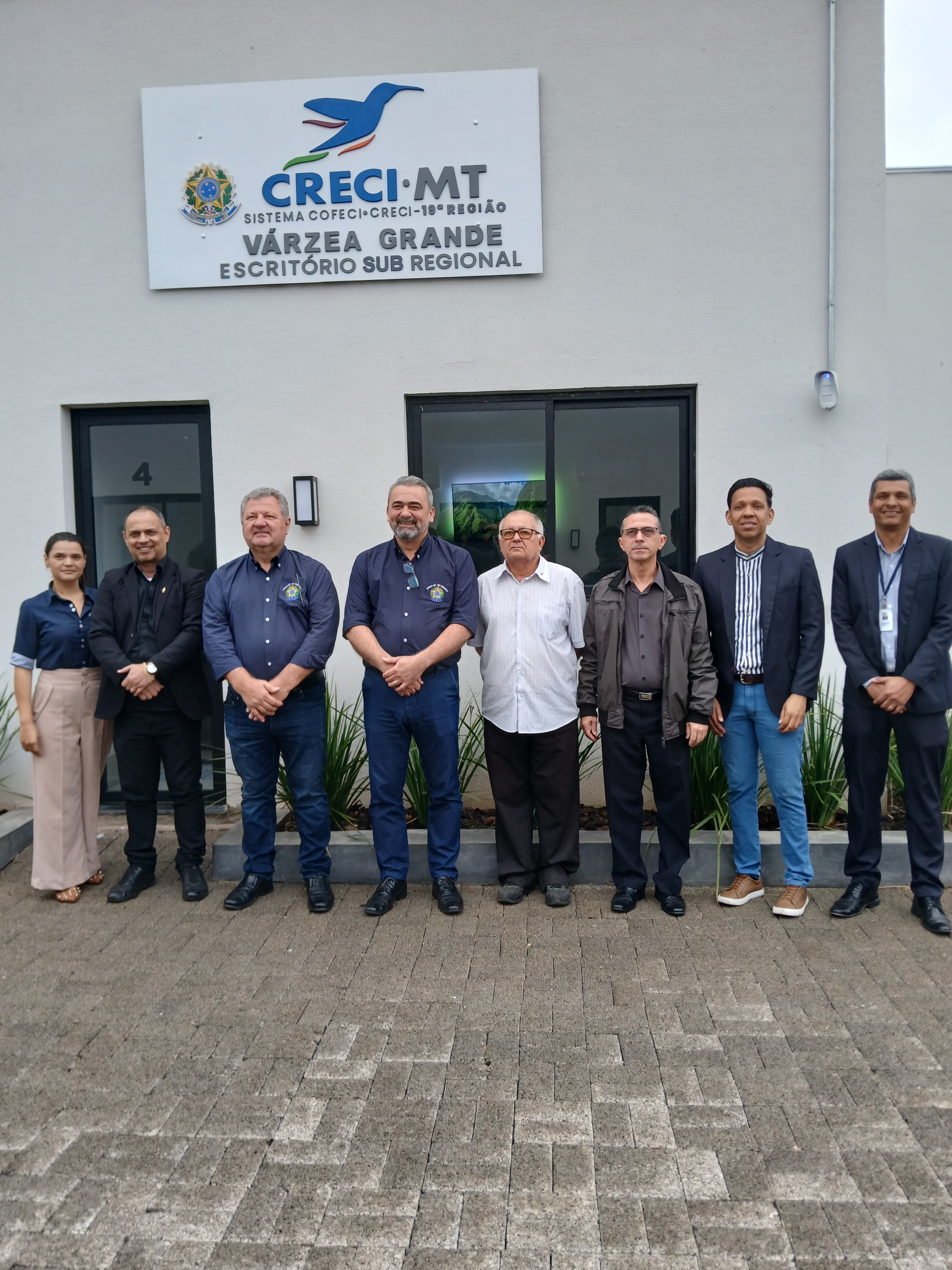 Imagem CLAUDECIR CONTREIRA E EQUIPE VISITAM NOVA UNIDADE DO CRECI-MT EM VÁRZEA GRANDE - CRECI-MT